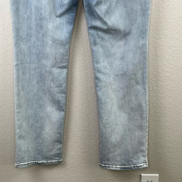 Gloria Vanderbilt Amanda Pull On Light Wash Stretch Jegging Denim Jeans 16 NWT - Picture 11 of 16